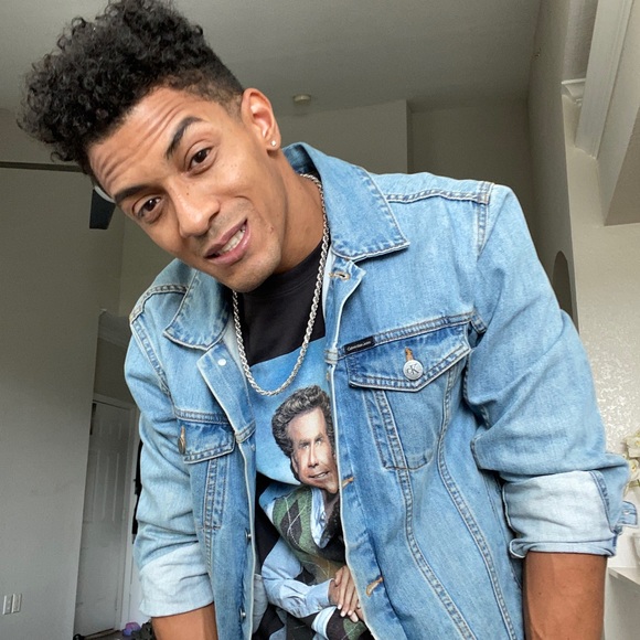 Meet your Posher, Christopher - Picture 1 of 1